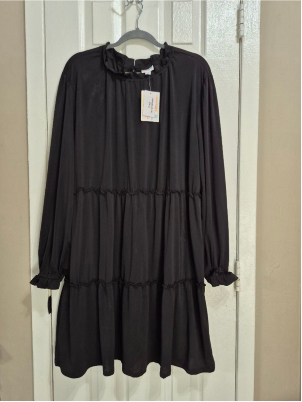 Women's LuLaRoe Annabelle Black Long Sleeve Tiered Dress 2X - Picture 2 of 8